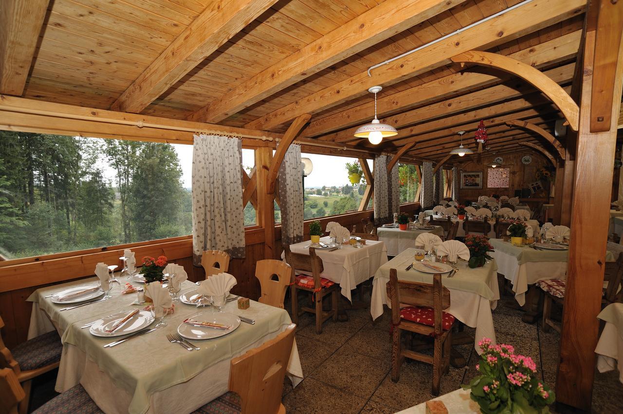 Albergo Garni' Laura Baselga di Pine Exterior photo