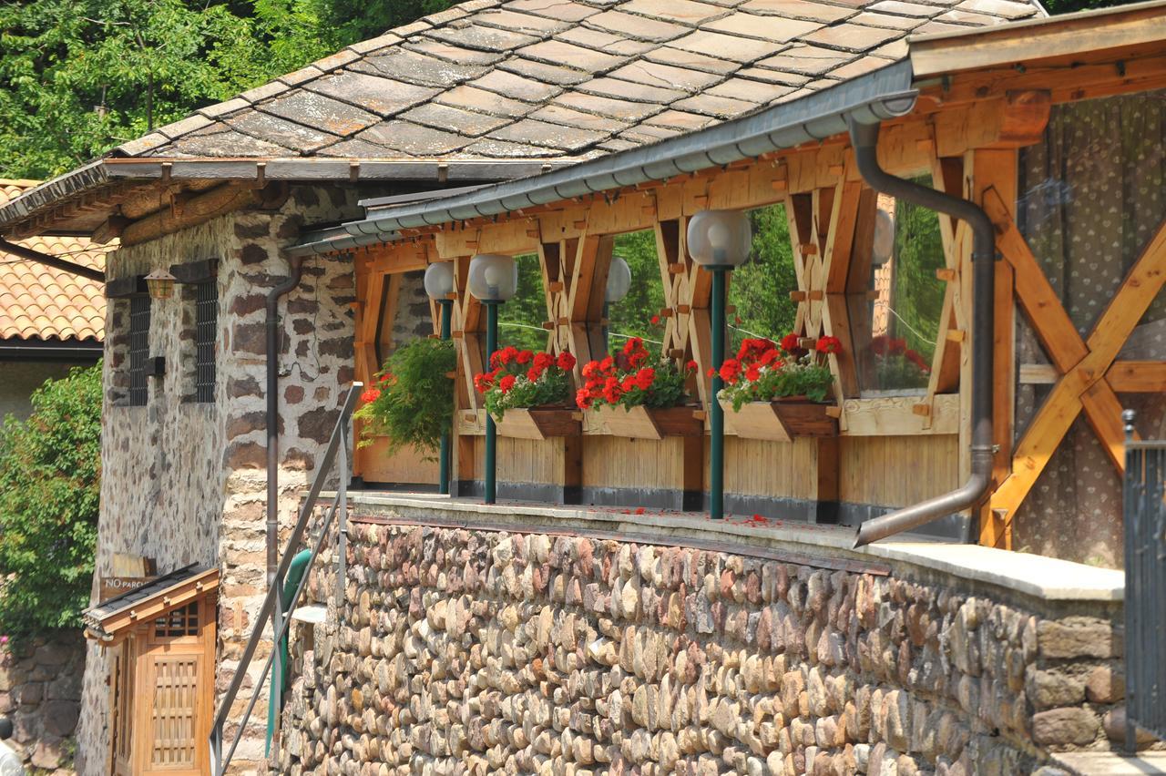 Albergo Garni' Laura Baselga di Pine Exterior photo